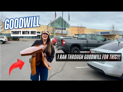 I COULDN'T GET IT IN THE CART FAST ENOUGH! Goodwill Thrift Haul | Thrift With Me!