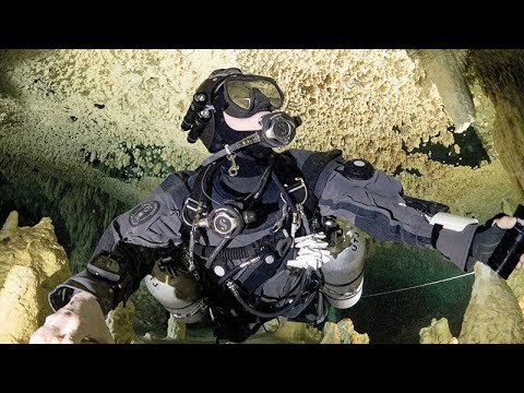 Drysuit or BCD for buoyancy control? - Dive Pros Roundtable Ep.1