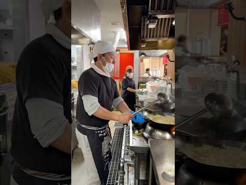 Japan’s Salaryman Soul Food🍜 SARA-UDON