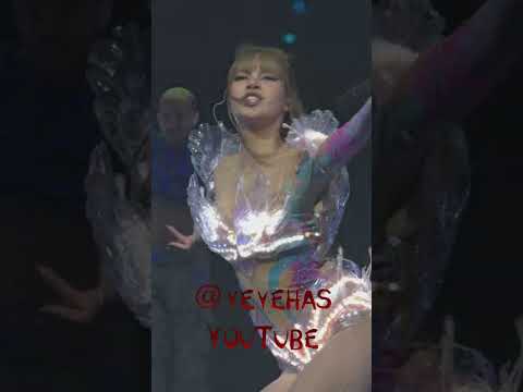 LISA 💗 HEART ATTACK BLACKPINK COACHELLA WK2 CHILL  #blackpink #kpop #blink