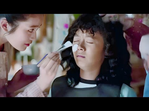 بنت قبیحه بتتعرض للتنمر والإهانة فبتقرر تغير شكلها ۱۸۰ درجه والكل بينصدم من جمالها ملخص مسلسل کامل