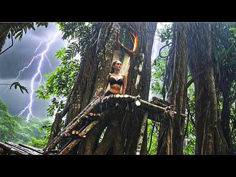 Build a Shelter Inside a Tree – Survival Alone in a Fierce Rainstorm
