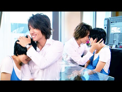 The cold CEO becomes clingy after marriage, pampering Cinderella and her son endlessly!