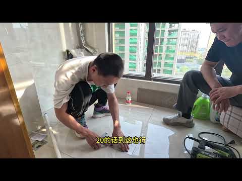 楼下并不漏水，但是家里墙皮脱落反潮、到底怎么回事？