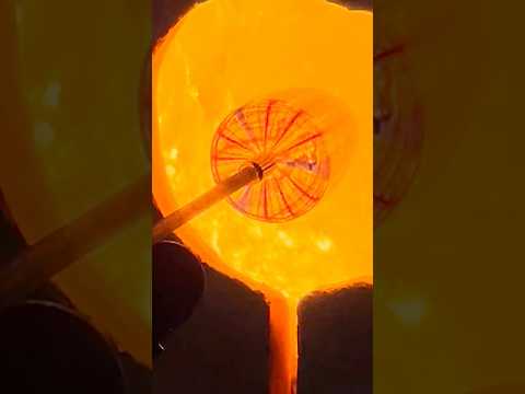 Glassblowing - making a drinking glass using two different types of twisty cane