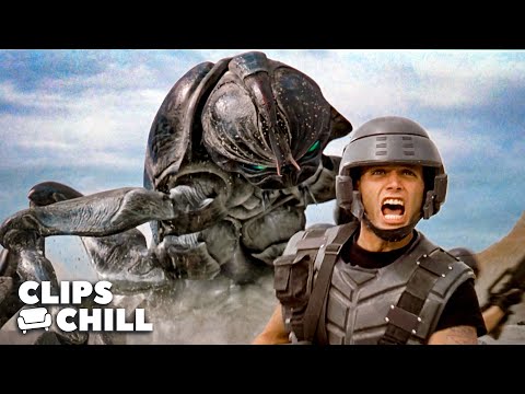 The Attack In The Desert | Starship Troopers