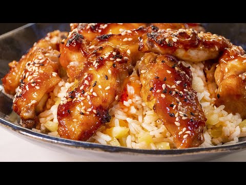 Вы не сможете отказаться от такой курочки с рисом. 300 рублей за блюдо. Куриные крылья в глазури.