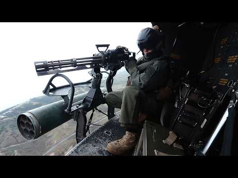 這才是現代反恐戰爭天花板！海豹突擊隊動用蝰蛇武裝直升機，搭載 M134重機槍瘋狂掃射武裝暴徒，爆爽至極