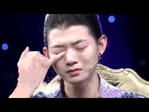 霍尊首谈自己与母亲的艰难生活,怒骂自己是个畜生,说到最后他哭了,后台妈妈已哭成泪人!【明星访谈录】