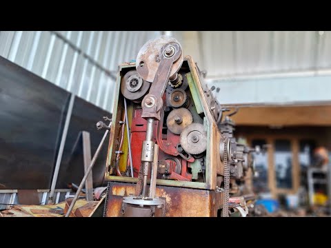 Not many lathe makers know about this innovation. Combination lathe machine