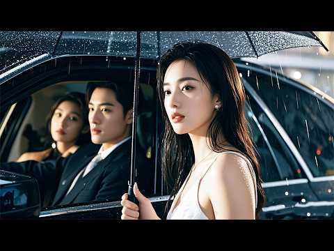 ❤️暴雨夜他親手將發燒的女孩丟出車外，女孩笑著淋雨離開。三年後訂婚宴上，他跪碎一地尊嚴求她回頭，她卻用鑽戒挑起他下巴：“哥哥，亂倫的戲碼…你還沒演夠？”#短劇 #愛情 #女孩#霸总