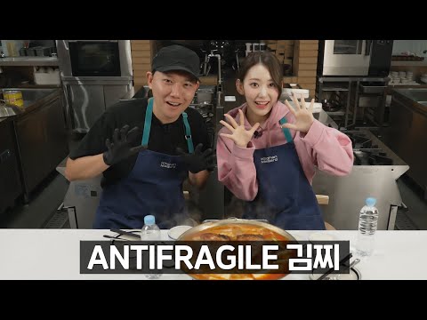 LESSERAFIM's Sakura Cooking Kimchi Jjigae for fans