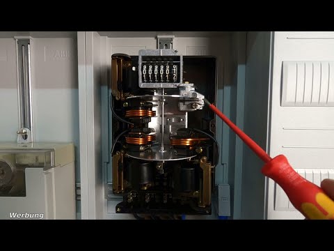 Ferraris Zähler läuft rückwärts wegen Balkonkraftwerk / Wie funktioniert ein Strom Zähler