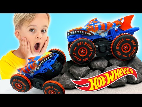 Competição de Monster Trucks Tubarões vs Dinossauros