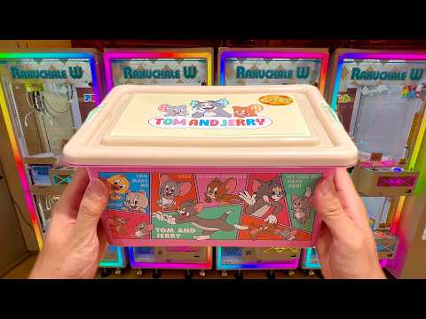 Winning Prizes from Claw Machines in Japan🍜🍑