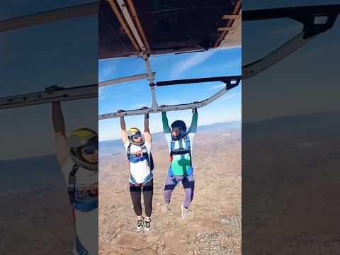 Helicopter Skydiving with Friends š«”šŖ #skydiving #skydivers #helicopter