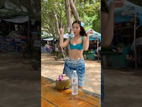 Who wants coconut jui ka 🌴 #thailand #funny #video
