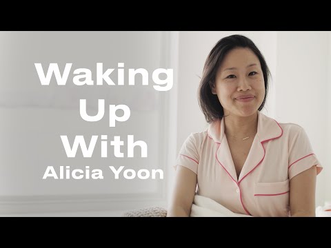This Is Peach & Lily Founder Alicia Yoon's Morning Routine | Waking Up With | ELLE