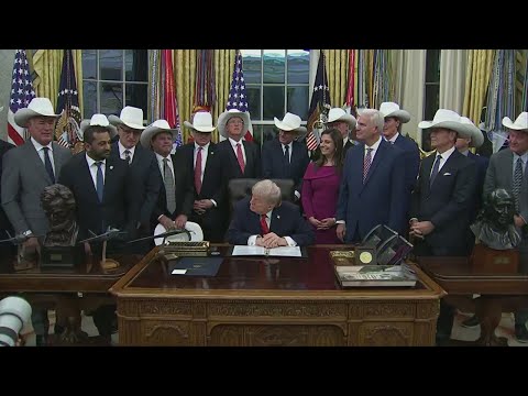 Donald Trump honors USA 'Miracle on Ice' hockey team