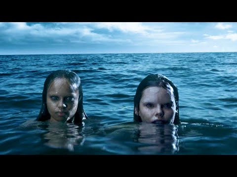 A mermaid emerges from the ocean to search for her kidnapped sister.