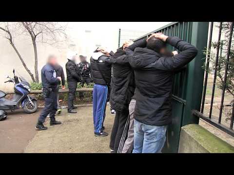 Immersion avec la police de choc du 93