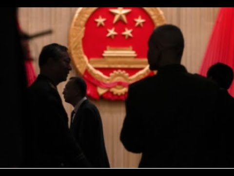 軍方要求清除毒源！暗指谁？軍報對何衛東苗華定性，比喻兩個人，吓人一跳。指控習親信破壞軍委主席負責制？西北大学生鄙视馬列遭開除