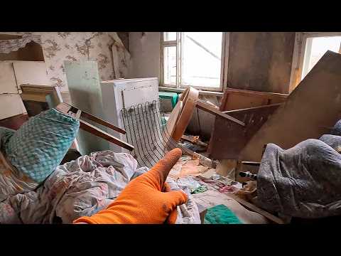 Abandoned House LIKE CHERNOBYL! The Finds Inside Will AMAZE You
