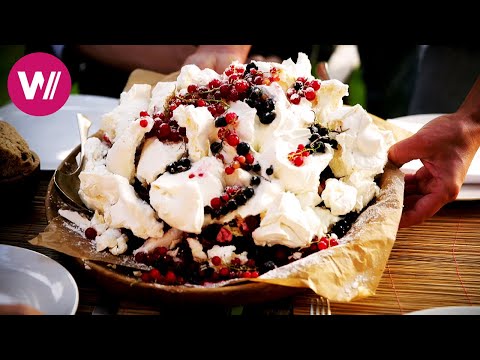 Bad Gastein - Sliced Pancake Soup and Meringue-Based Dessert Pavlova | At our Neighbour's Table