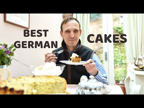 This GERMAN RHUBARB CAKE will make your mouth water