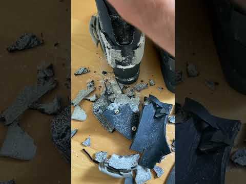 What's wrong with these ski boots??