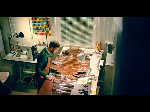 Making Handmade Crocodile Travel Bag