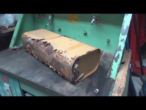 ガソリンタンクは穴だらけThe gas tank is full of holes