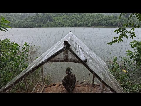 CAMPING FISHING DI TENGAH HUTAN,MEMBUAT RUMAH PLASTIK DI PINGGIR SUNGAI SAMBIL MEMANCING 