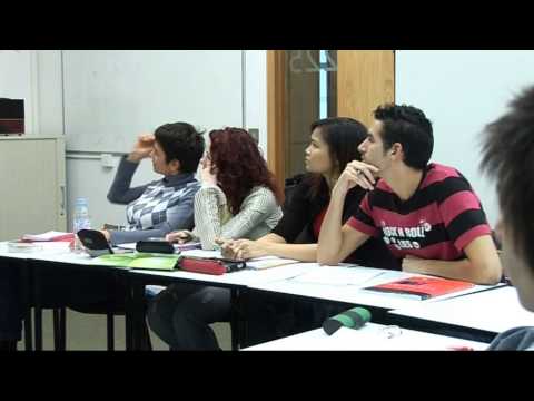 Rolf tells a story about Christmas to teach grammar inductively (upper-intermediate)