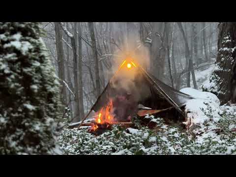 Bushcraft Winter Survival Challenge | Building Shelter & Bed from Tree Trunks in -15°C Snowstorm