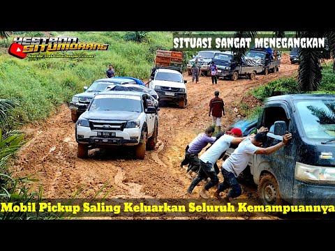 Nerve-wracking!! Small Trucks Bring Out All Their Capabilities