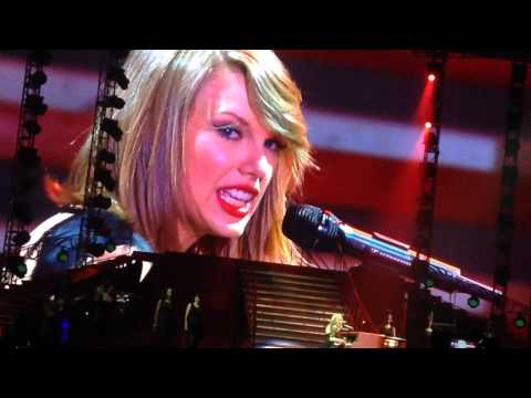 Taylor Swift tearing up - All Too Well | Red Tour MEIS, Jakarta