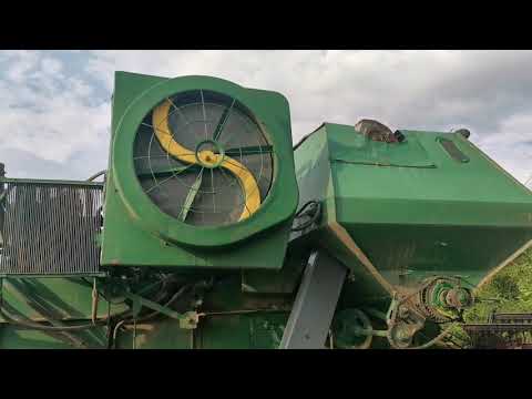 How to install a Don combine harvester cutter on an SK-5 Niva combine harvester.