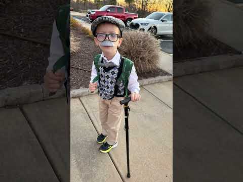 👴100 days of school is complete and Collins’ class celebrated by dressing like 100 year olds! 😂