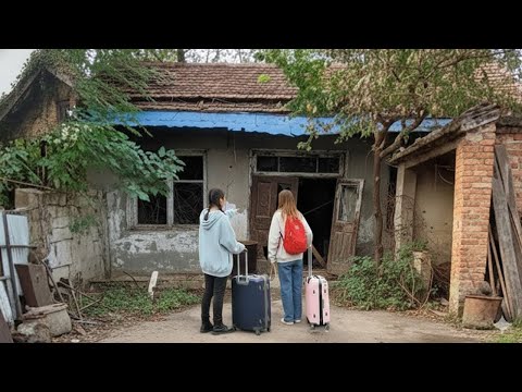Leaving the City, Two Girls Buy a Ruined House and Turn It Into a Dream Home