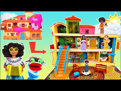 Fizzy Builds the Magical Encanto Casa House with Mirabel