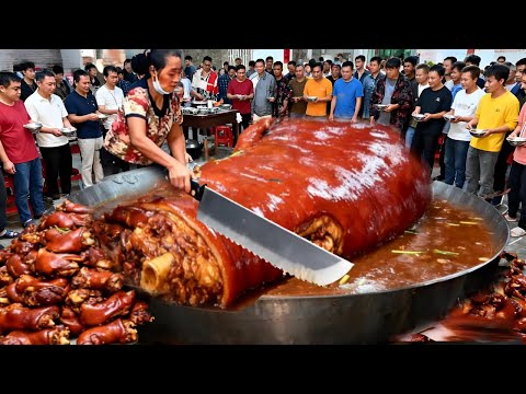 海南深夜10点半猪脚饭，藏得极深没人带路找不到，每天卖得超火爆！#麦总去哪吃