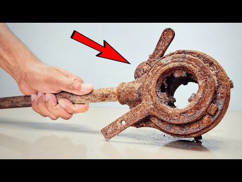Extremely Rusty Pipe Threading Machine Restoration | Fully Jammed