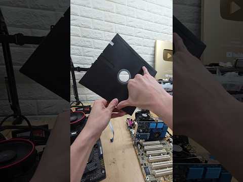 this storage disk is larger than an ITX motherboard 🤯