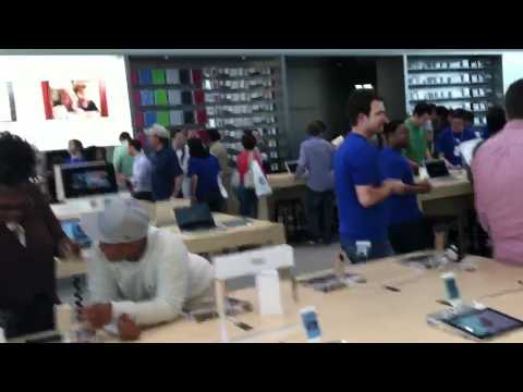 Apple Store @ the Highland Village in Houston, Tx 3