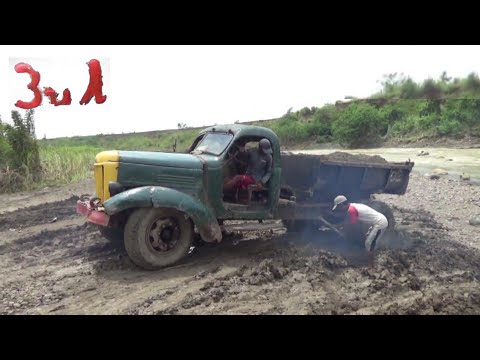 Sulitnya jalan tanjakan berlumpur || Soviet military truck