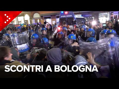 Bologna, scontri alla manifestazione pro Palestina non autorizzata nell'anniversario del 7 Ottobre