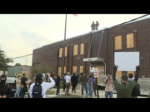 LIVE:  ICE protests intensify outside suburban Chicago facility