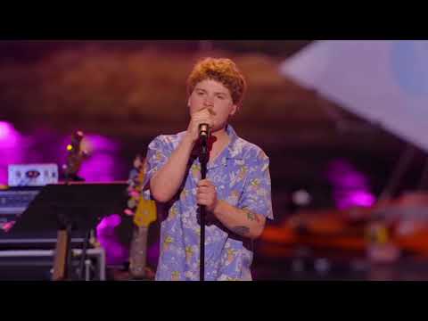 Brooks Slows Down !!!!“Dancing On My Own” For A Unique_ American idol