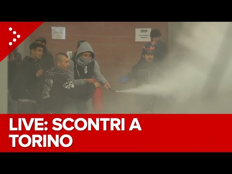 LIVE Torino, scontri tra studenti e polizia: diretta video